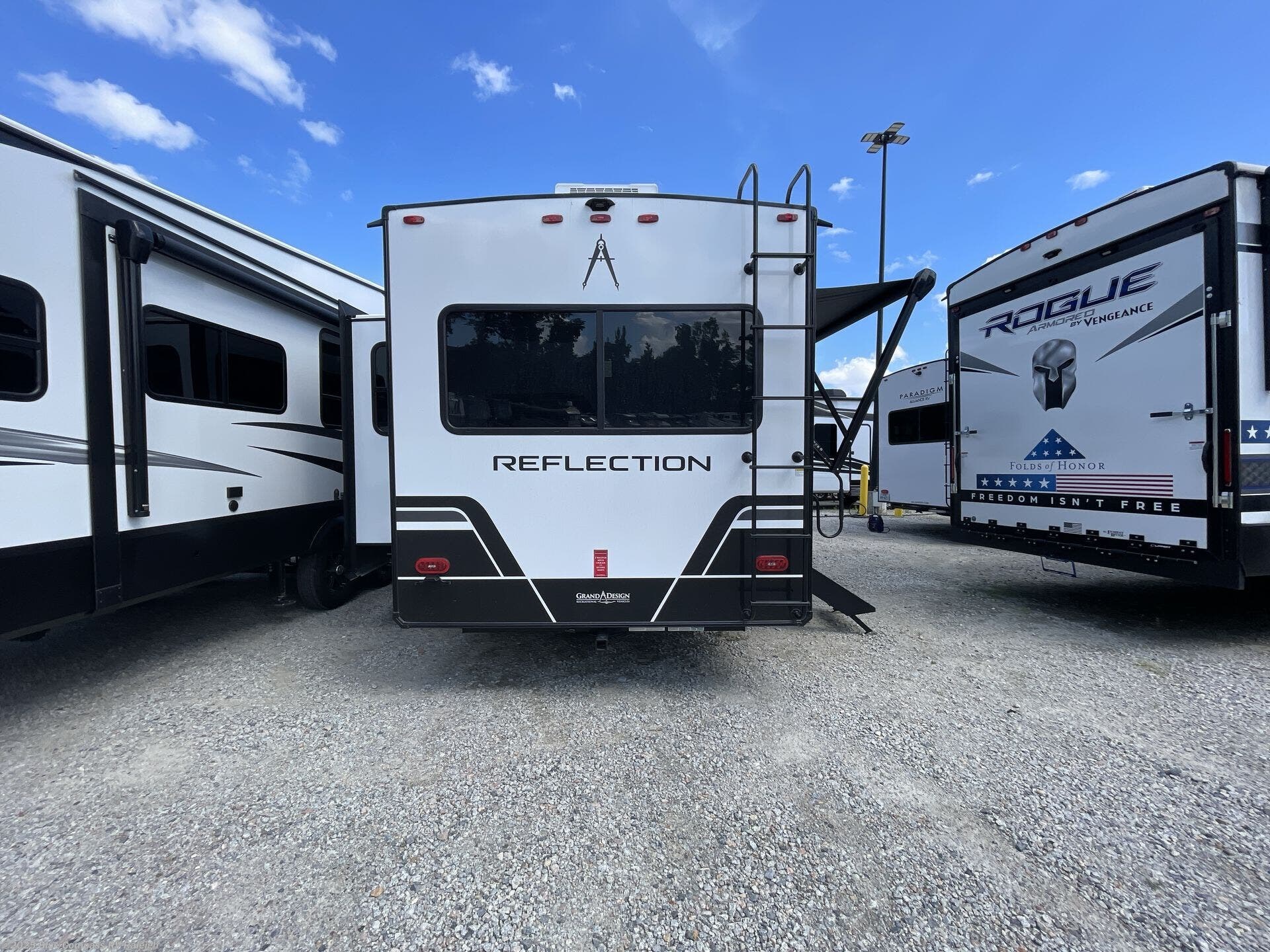 Contact us now about this 2026 Grand Design Reflection 150 Series 260RD! 2026 Reflection 150 Series 260RD by Grand Design from Blue Compass RV Raleigh in Raleigh, North Carolina