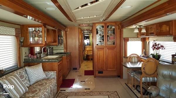 2006 Country Coach Magna Rembrandt 525 - Used Diesel Pusher For Sale by Pop RVs in Farmington, New Mexico