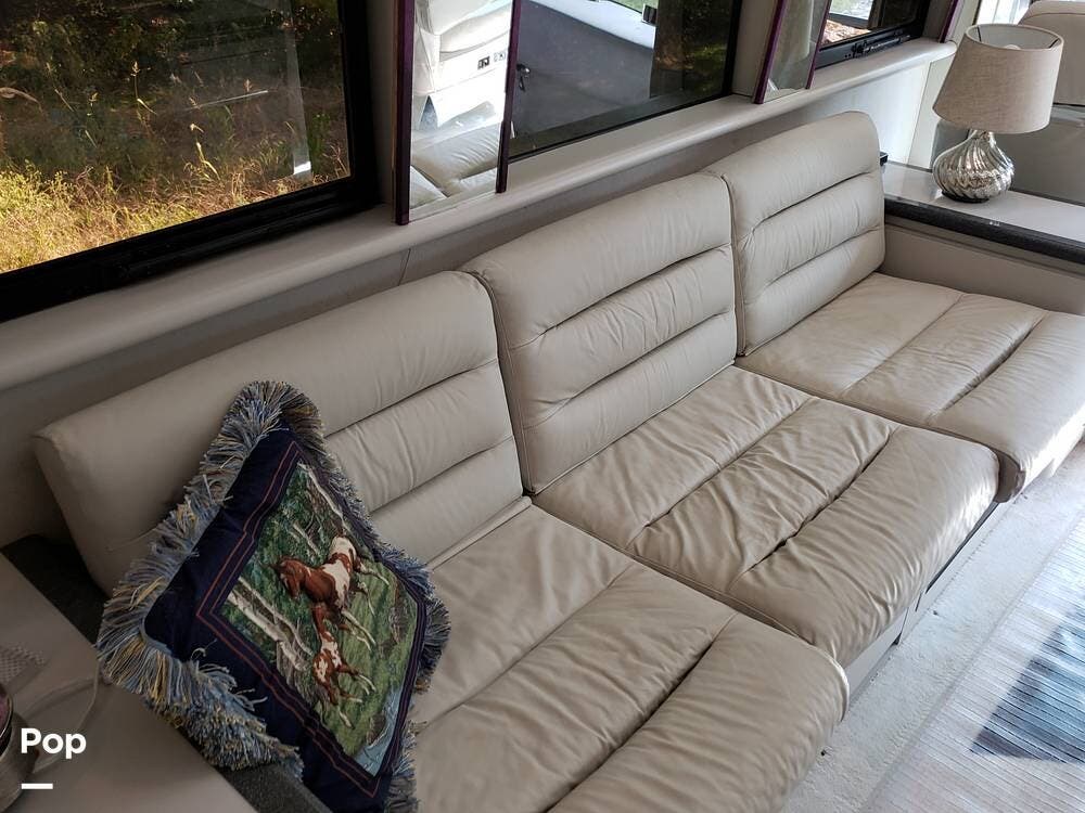 Contact us now about this 1994 Prevost Prevost XL40 Hoffman! 1994 Prevost XL40 Hoffman by Prevost from Pop RVs in Gray, Maine