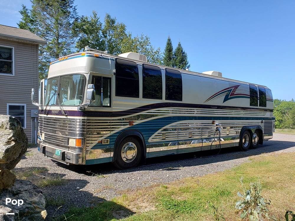 Call now about this 1994 Prevost Prevost XL40 Hoffman! 1994 Prevost Prevost XL40 Hoffman - Used Bus Conversion For Sale by Pop RVs in Gray, Maine features Air Conditioning, Leveling Jacks, Generator
