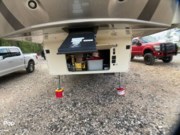 Call now about this 2018 Palomino Columbus 377MBC! 2018 Palomino Columbus 377MBC - Used Fifth Wheel For Sale by Pop RVs in Ponchatoula, Louisiana features Awning, Air Conditioning, Slideout, Leveling Jacks