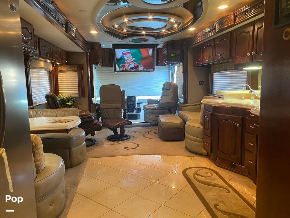 Call now about this 2008 Monaco RV Signature Series 45' Cambridge IV! 2008 Monaco RV Signature Series 45' Cambridge IV - Used Diesel Pusher For Sale by Pop RVs in San Marcos, California features Leveling Jacks, Air Conditioning, Generator, Awning, Slideout