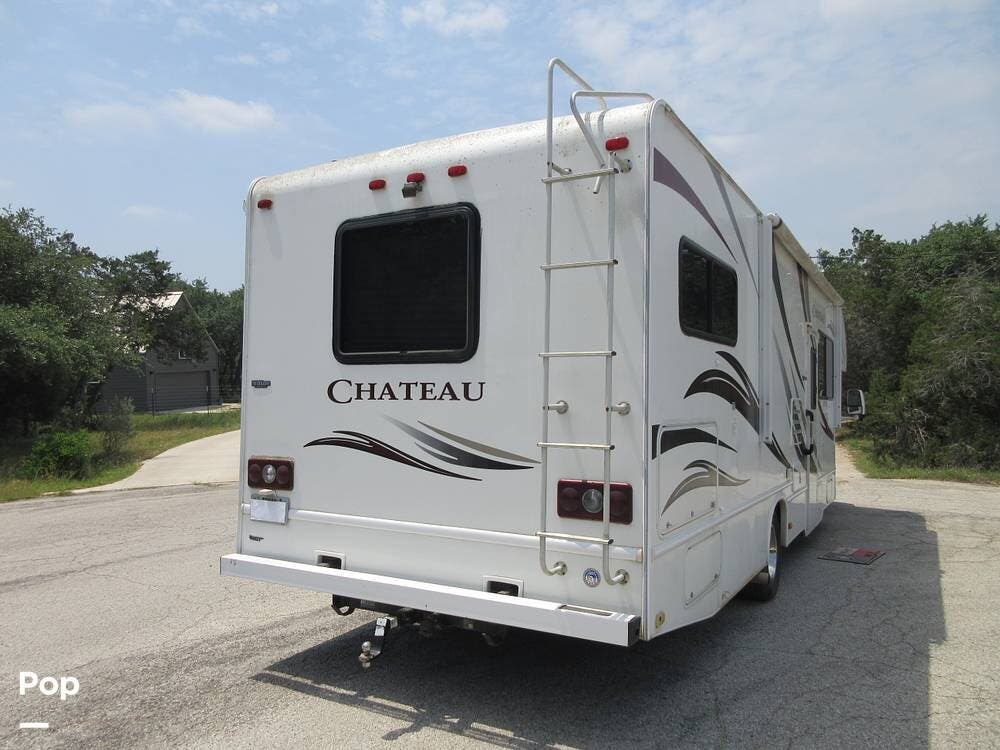 Contact us now about this 2013 Thor Motor Coach Chateau 31F! 2013 Chateau 31F by Thor Motor Coach from Pop RVs in Austin, Texas
