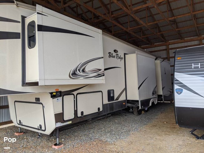 2016 Forest River Blue Ridge 3600RS - Used Fifth Wheel For Sale by Pop RVs in Farmington, Missouri
