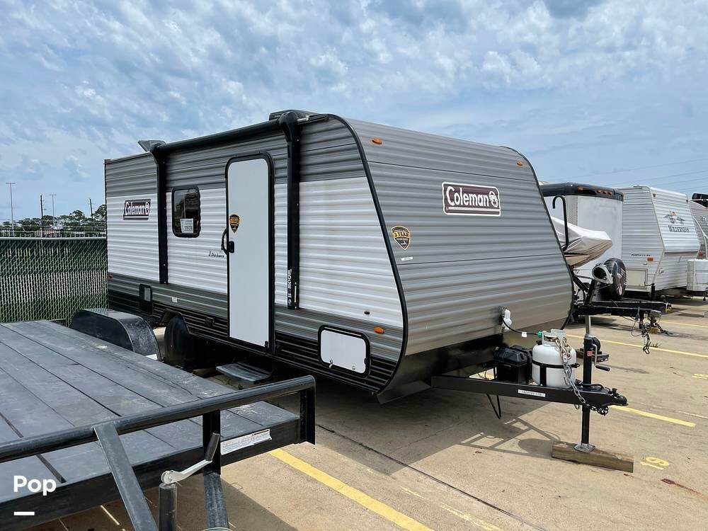 Contact us now about this 2022 Coleman Lantern LT 17B! 2022 Lantern LT 17B by Coleman from Pop RVs in Baytown, Texas