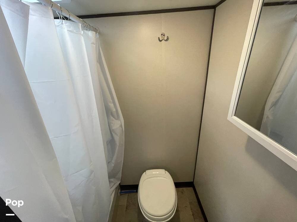 Call now about this 2022 Coleman Lantern LT 17B! 2022 Coleman Lantern LT 17B - Used Travel Trailer For Sale by Pop RVs in Baytown, Texas features Air Conditioning, Leveling Jacks, Awning