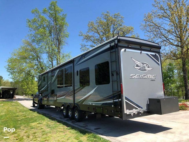 2018 Jayco Seismic 4113 - Used Toy Hauler For Sale by Pop RVs in Adairsville, Georgia
