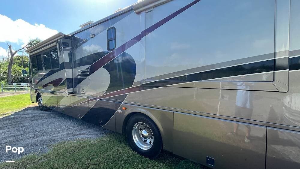 Used 2005 Thor Motor Coach Mandalay 40B available in Apollo Beach, Florida