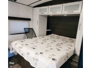 Call now about this 2021 Keystone Bullet 211BHSWE! 2021 Keystone Bullet 211BHSWE - Used Travel Trailer For Sale by Pop RVs in Sacramento, California features Leveling Jacks, Awning, Air Conditioning