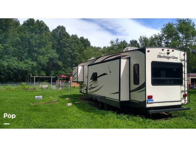 2017 Forest River Wildwood Heritage Glen M-337 BAR - Used Fifth Wheel For Sale by Pop RVs in Michigan City, Indiana