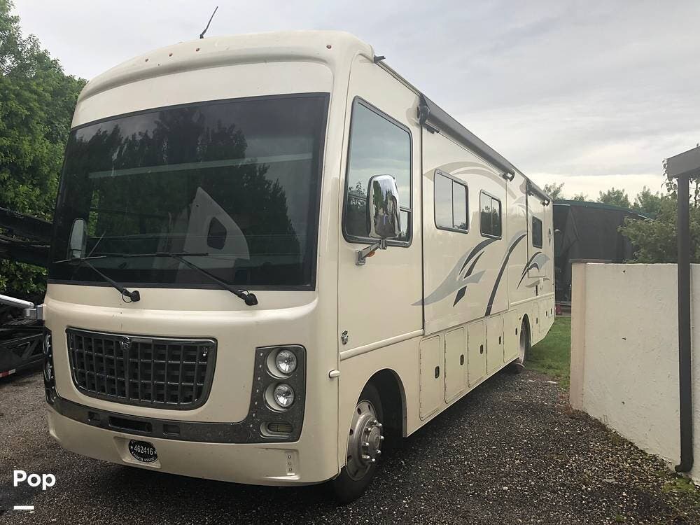 Call now about this 2017 Nexus Maybach 37M! 2017 Nexus Maybach 37M - Used Class A For Sale by Pop RVs in Homestead, Florida features Generator, Air Conditioning, Awning, Slideout