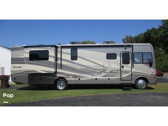 2015 Fleetwood Bounder 35K - Used Class A For Sale by Pop RVs in Delmar, Delaware
