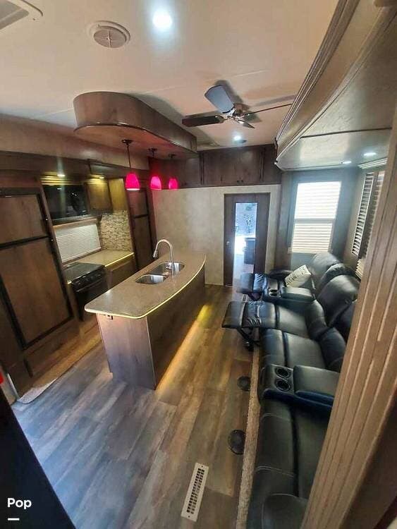 Call now about this 2018 Eclipse Stellar 40TXSG! 2018 Eclipse Stellar 40TXSG - Used Toy Hauler For Sale by Pop RVs in Spring Branch, Texas features Awning, Slideout, Air Conditioning, Generator, Leveling Jacks