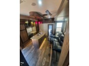 Call now about this 2018 Eclipse Stellar 40TXSG! 2018 Eclipse Stellar 40TXSG - Used Toy Hauler For Sale by Pop RVs in Spring Branch, Texas features Awning, Slideout, Air Conditioning, Generator, Leveling Jacks