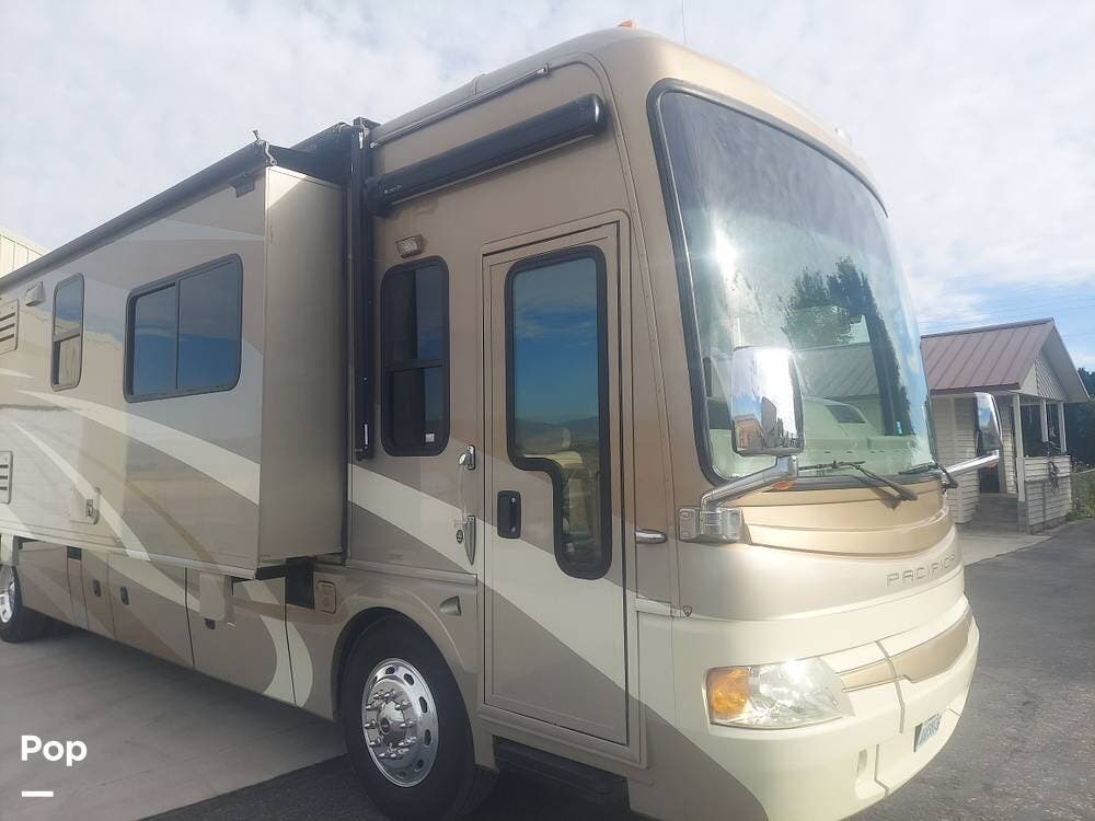 Contact us now about this 2007 National RV Pacifica QS40C! 2007 Pacifica QS40C by National RV from Pop RVs in Harrah, Washington