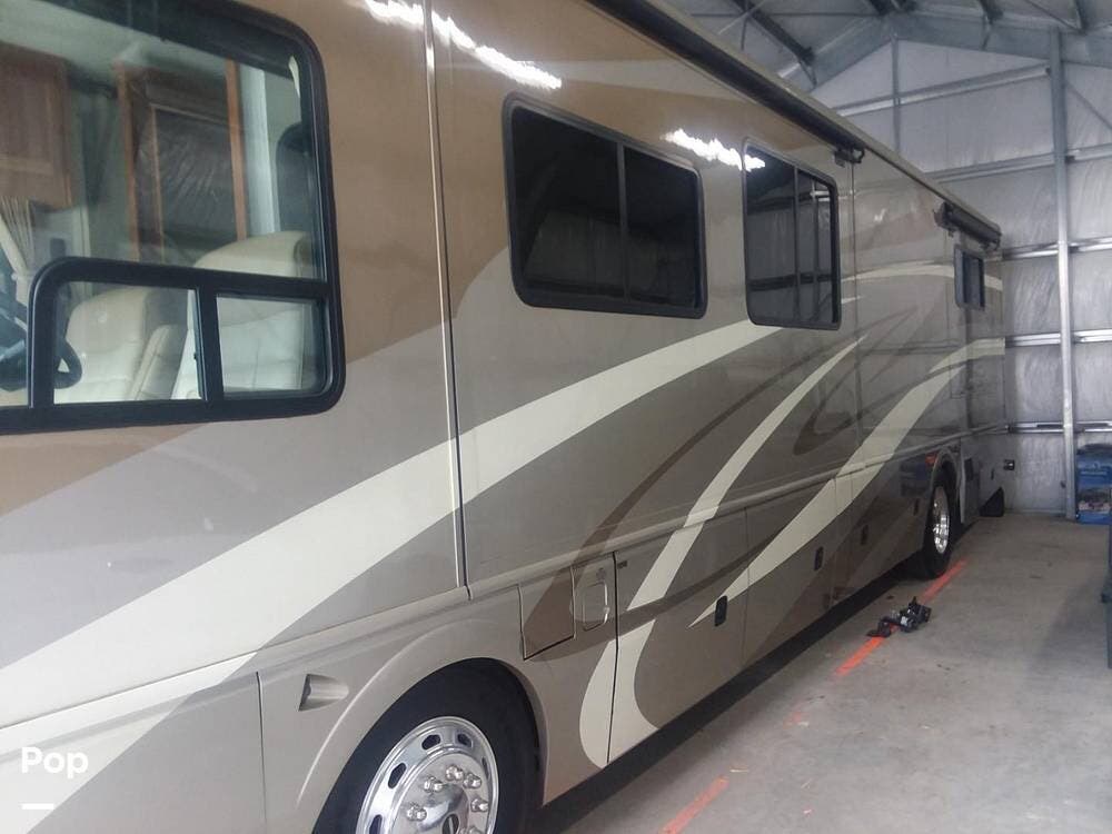 Call now about this 2007 National RV Pacifica QS40C! 2007 National RV Pacifica QS40C - Used Diesel Pusher For Sale by Pop RVs in Harrah, Washington features Air Conditioning, Slideout, Generator