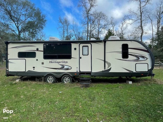 2016 Forest River Heritage Glen M-282RK - Used Travel Trailer For Sale by Pop RVs in Willis, Texas
