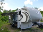 Call now about this 2013 Keystone Montana 338DB! 2013 Keystone Montana 338DB - Used Fifth Wheel For Sale by Pop RVs in Contoocook, New Hampshire features Air Conditioning, Slideout