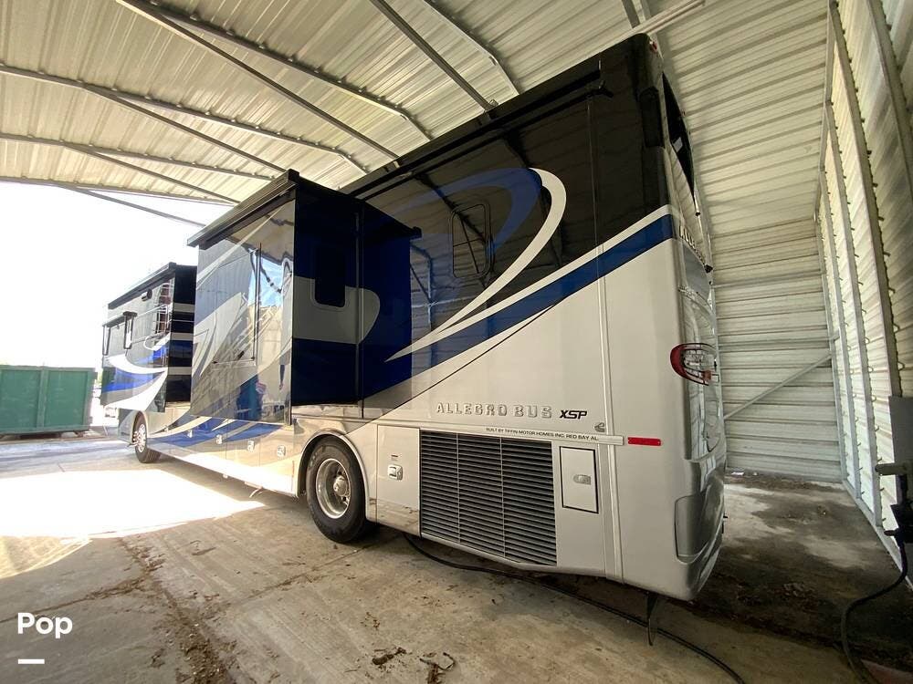 Contact us now about this 2022 Tiffin Allegro Bus 40 IP! 2022 Allegro Bus 40 IP by Tiffin from Pop RVs in Pinellas Park, Florida