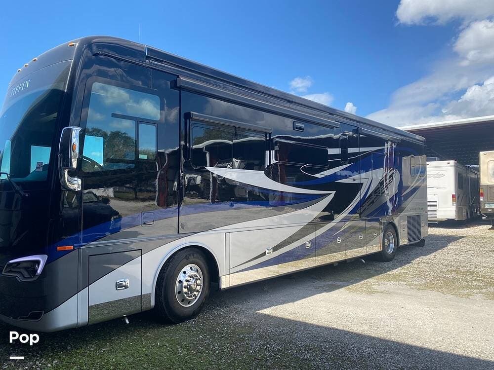 Call now about this 2022 Tiffin Allegro Bus 40 IP! 2022 Tiffin Allegro Bus 40 IP - Used Diesel Pusher For Sale by Pop RVs in Pinellas Park, Florida features Awning, Air Conditioning, Slideout, Leveling Jacks, Generator
