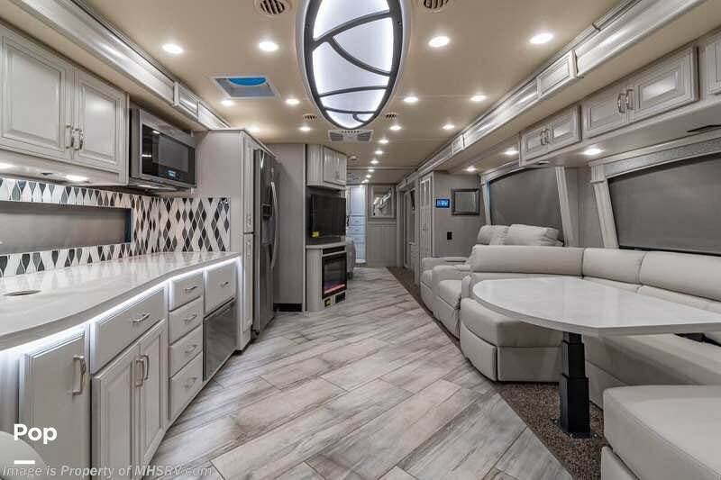 Call now about this 2022 Fleetwood Discovery 38K! 2022 Fleetwood Discovery 38K - Used Diesel Pusher For Sale by Pop RVs in Joshua, Texas features Generator, Awning, Air Conditioning, Slideout, Leveling Jacks