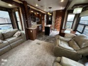 Call now about this 2014 Keystone Alpine 3535RE! 2014 Keystone Alpine 3535RE - Used Fifth Wheel For Sale by Pop RVs in Yukon, Oklahoma features Leveling Jacks, Air Conditioning, Slideout, Awning