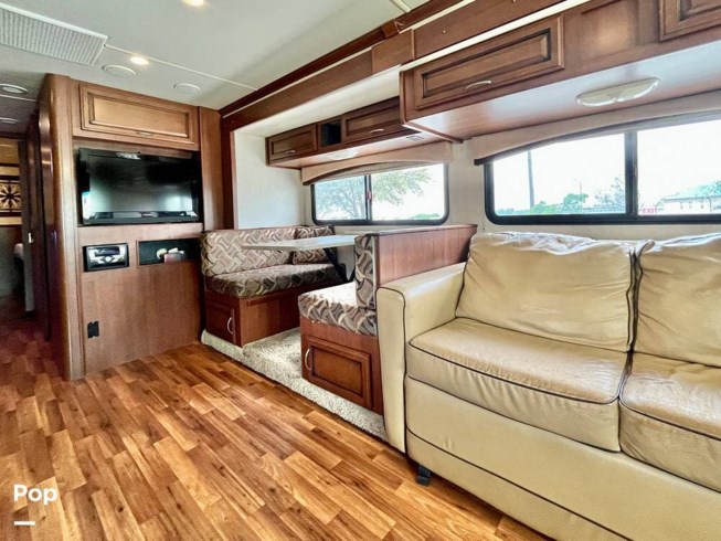 2011 Bounder Classic 34B by Fleetwood from Pop RVs in Round Rock, Texas