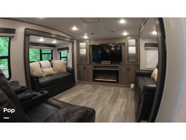 2021 Chaparral 334FL by Coachmen from Pop RVs in Groveland, Florida
