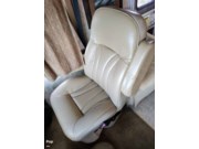 Contact us now about this 2009 Winnebago Vista 30B! 2009 Vista 30B by Winnebago from Pop RVs in Lexington, Tennessee