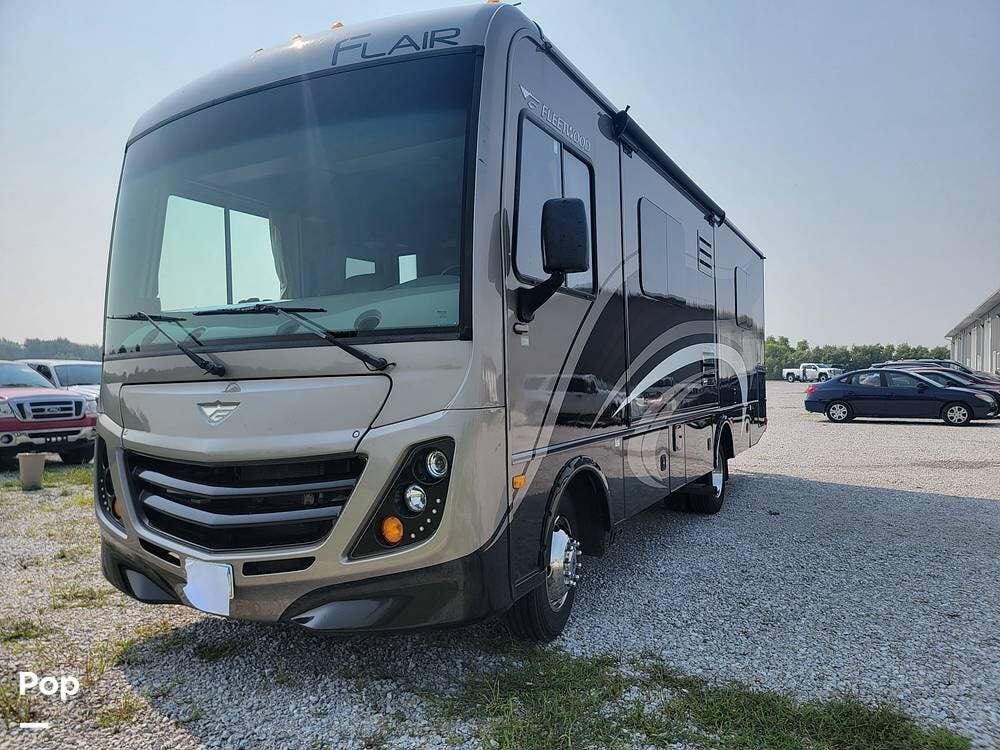 Contact us now about this 2016 Fleetwood Flair 26D! 2016 Flair 26D by Fleetwood from Pop RVs in Ames, Iowa