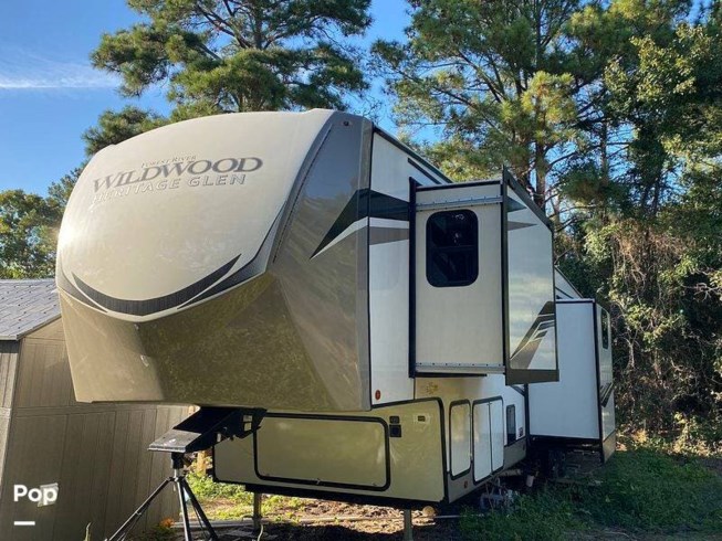 2022 Forest River Wildwood Heritage Glen 369bl - Used Fifth Wheel For Sale by Pop RVs in Lexington, South Carolina
