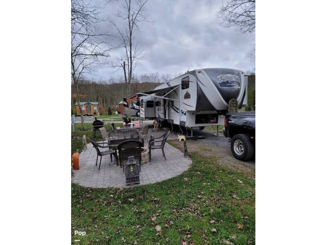 2012 Forest River Salem 316RETS - Used Fifth Wheel For Sale by Pop RVs in Wappingers Falls, New York