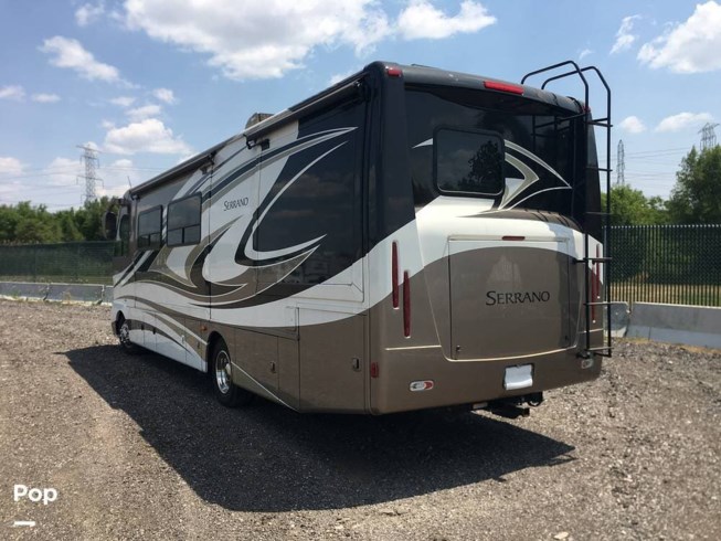 2011 Serrano 31X by Thor Motor Coach from Pop RVs in Sterling Heights, Michigan