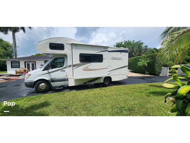 2010 Thor Motor Coach Freedom Elite 23S - Used Class B+ For Sale by Pop RVs in West Palm Beach, Florida