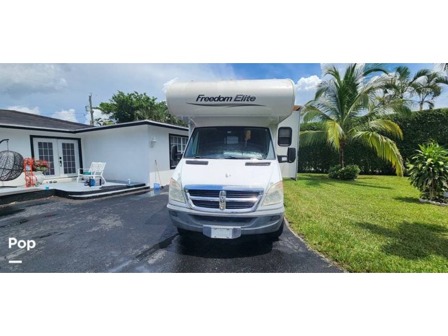 2010 Freedom Elite 23S by Thor Motor Coach from Pop RVs in West Palm Beach, Florida