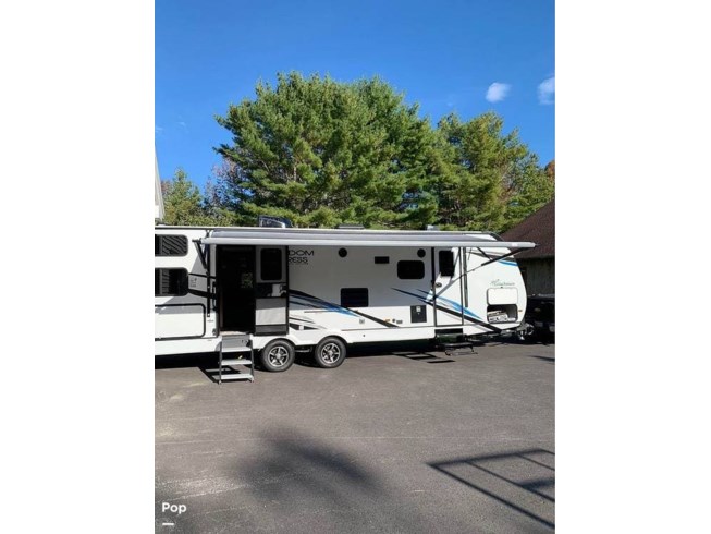 2022 Coachmen Freedom Express 287BHDS - Used Travel Trailer For Sale by Pop RVs in Milford, Maine