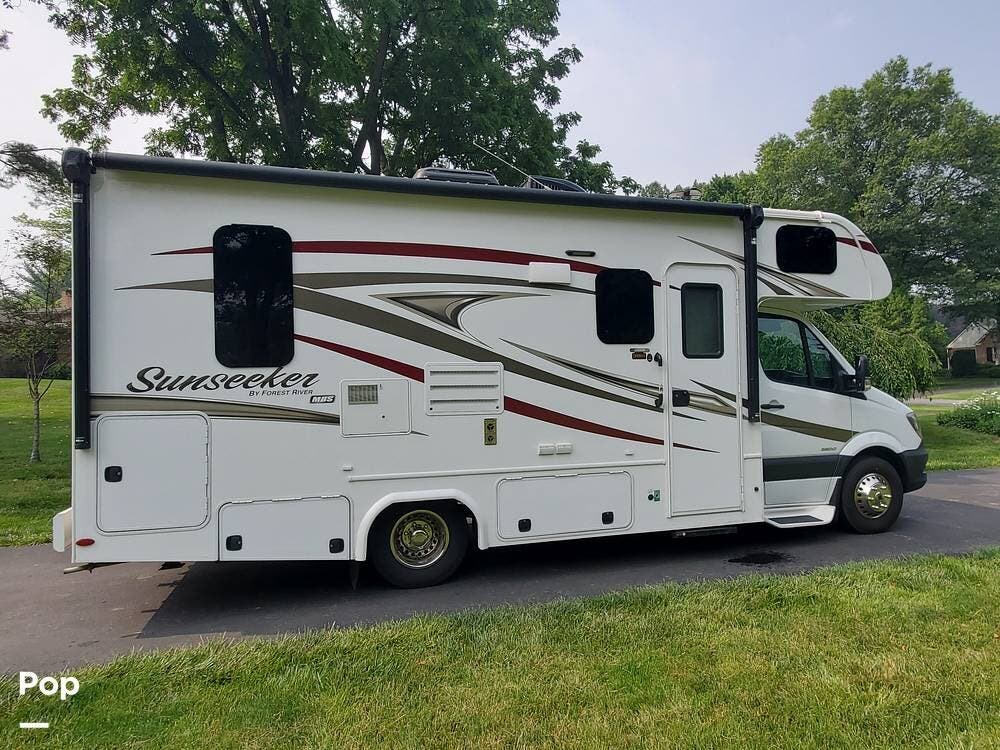 Call now about this 2018 Forest River Sunseeker MBS 2400R! 2018 Forest River Sunseeker MBS 2400R - Used Class C For Sale by Pop RVs in Bethlehem, Pennsylvania features Air Conditioning, Generator, Slideout, Leveling Jacks, Awning