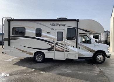 2018 Thor Motor Coach Freedom Elite 23H - Used Class C For Sale by Pop RVs in Marshfield, Vermont