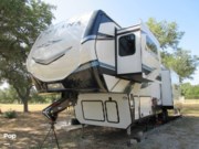 Call now about this 2021 Keystone Montana 3231CK! 2021 Keystone Montana 3231CK - Used Fifth Wheel For Sale by Pop RVs in Victoria, Texas features Air Conditioning, Slideout, Leveling Jacks, Awning