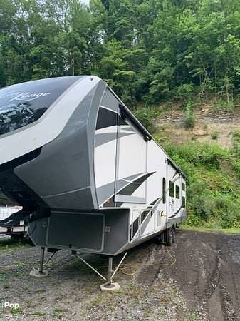 Contact us now about this 2018 Highland Ridge Open Range 3X427BHS! 2018 Open Range 3X427BHS by Highland Ridge from Pop RVs in Pound, Virginia