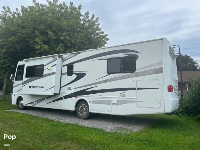 2011 Windsport 31D by Thor Motor Coach from Pop RVs in Mount Morris, New York