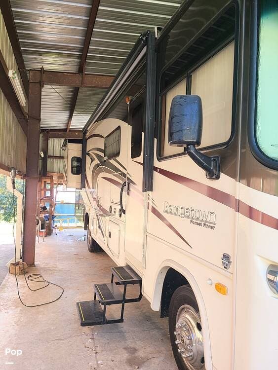 Contact us now about this 2015 Georgetown 329DS! 2015 329DS by Georgetown from Pop RVs in Vicksburg, Mississippi