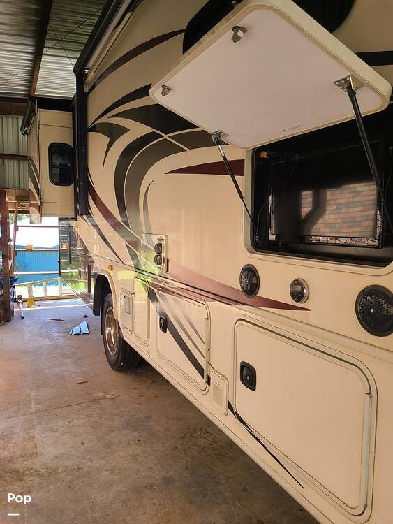 Used 2015 Georgetown 329DS available in Vicksburg, Mississippi