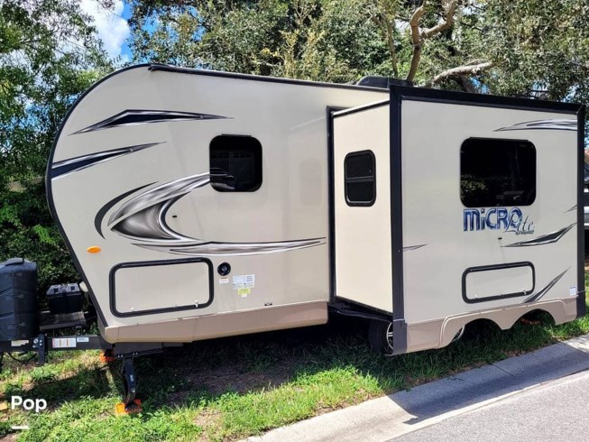 2018 Forest River Micro Lite 21DS - Used Travel Trailer For Sale by Pop RVs in Pinellas Park, Florida