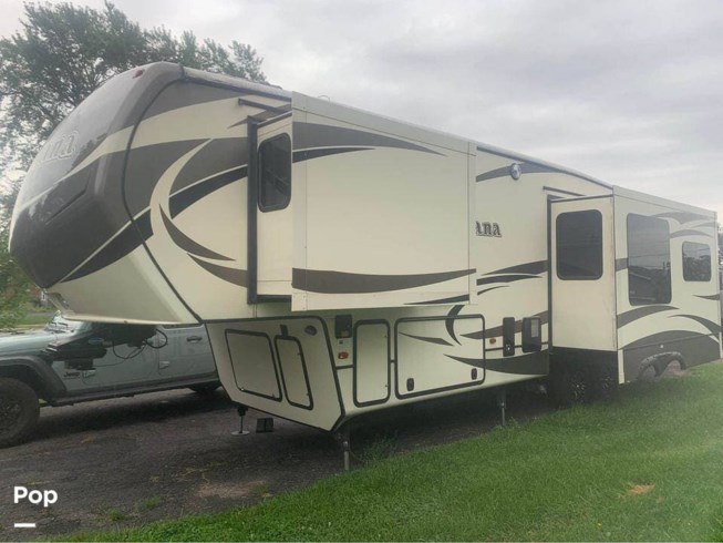 2016 Keystone Montana 3160RL - Used Fifth Wheel For Sale by Pop RVs in East Dundee, Illinois