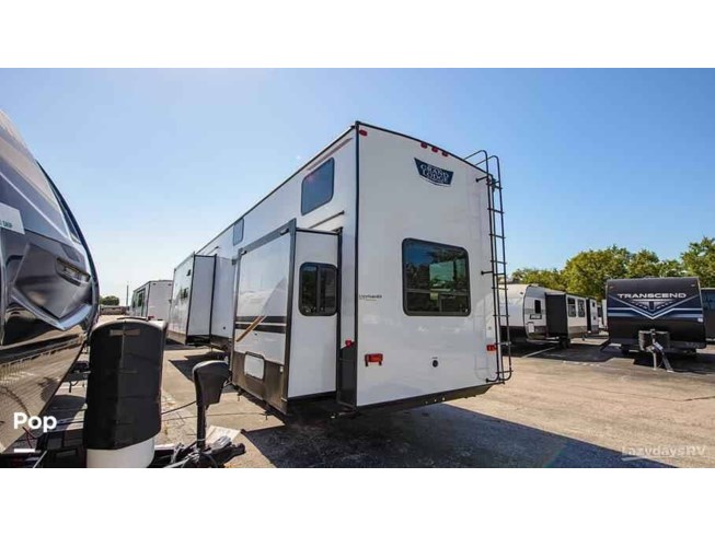 2021 Forest River Wildwood Grand Lodge 42FLDL - Used Park Model For Sale by Pop RVs in Royal, Arkansas