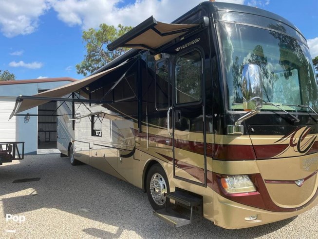 2012 Discovery 40G by Fleetwood from Pop RVs in Nokomis, Florida