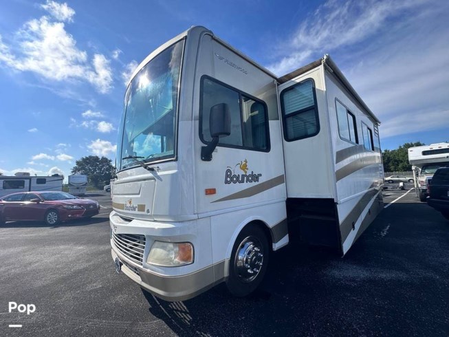 2006 Bounder 35E by Fleetwood from Pop RVs in The Villages, Florida