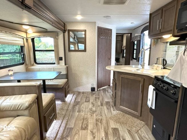 2018 Keystone Cougar 27RESWE - Used Travel Trailer For Sale by Pop RVs in Centralia, Washington