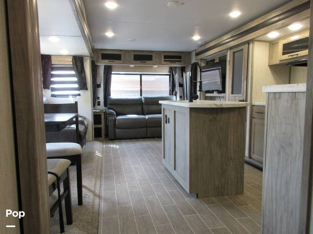Contact us now about this 2021 Cherokee Alpha Wolf 26RL-L! 2021 Alpha Wolf 26RL-L by Cherokee from Pop RVs in Cedar Park, Texas